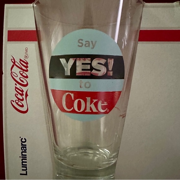 Coca-Cola Glass with Red, White, and Blue Design 2 pack - Picture 3 of 12